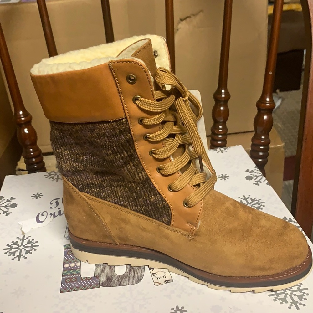 The original MUK LUKS Size 6